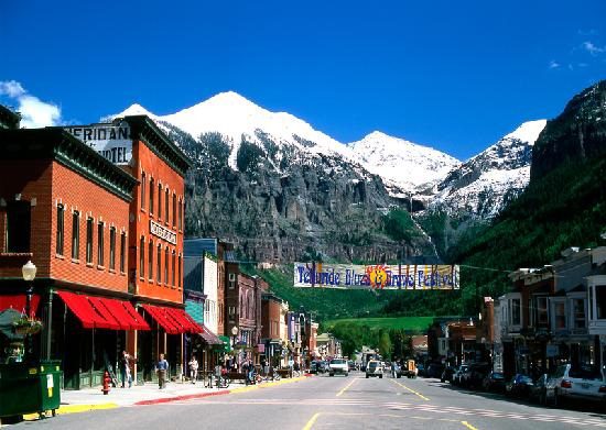 dog-friendly resorts for skiers in Telluride, CO. The town. 